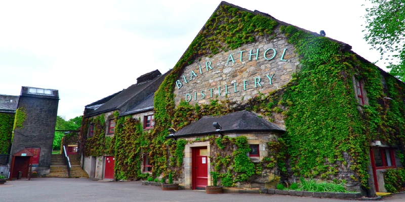 Scottish Highlands Whisky Distillery Tour and Tasting Experience from Edinburgh